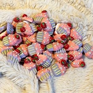 🧁New🧁Qty:50 Pink Strawberry Miniature Cupcake Decodens